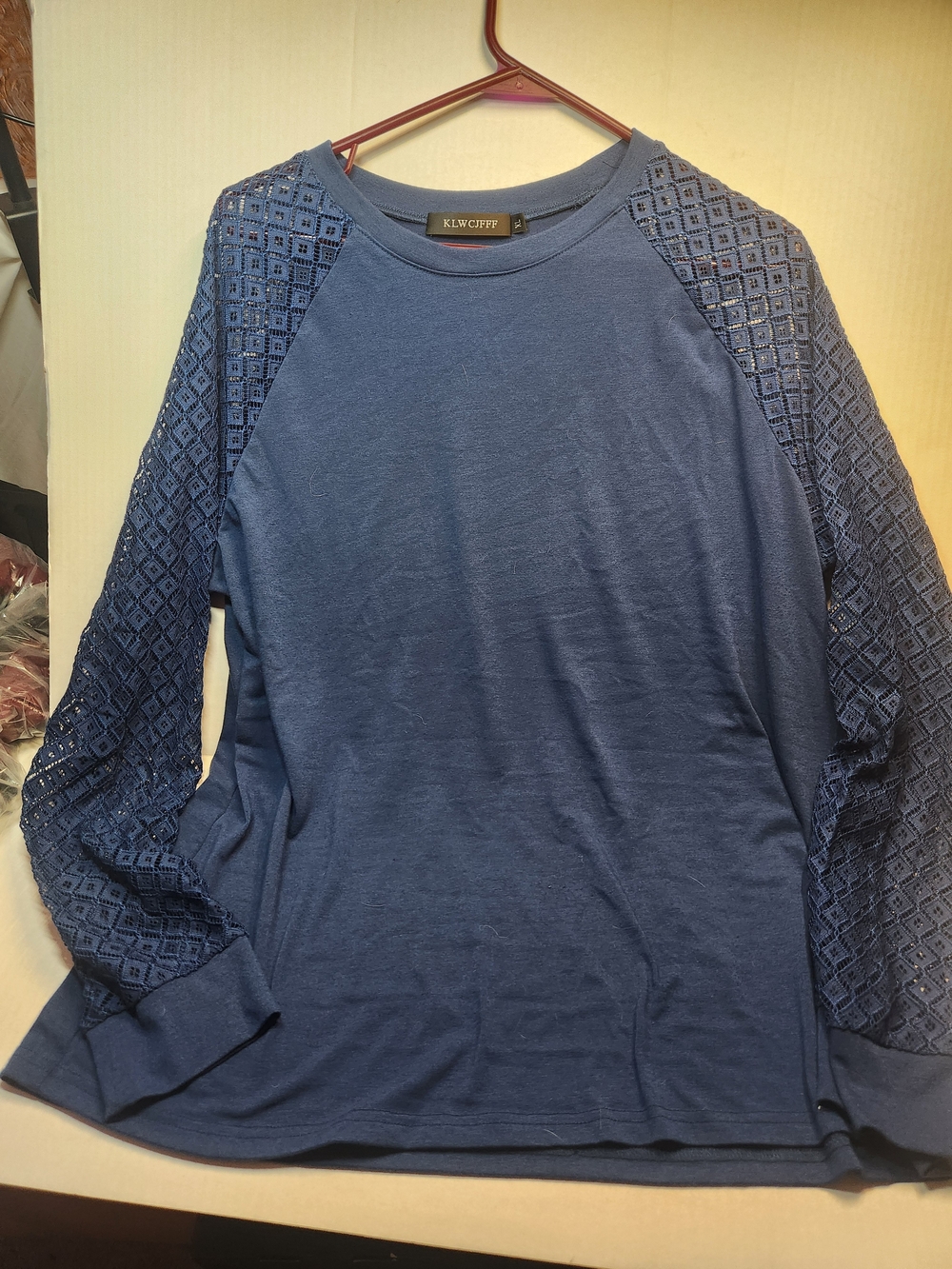 Women’s Navy Long-Sleeve Lace Raglan Shirt